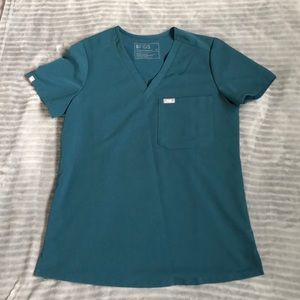 FIGS // Caribbean Blue // Catarina Top // XS